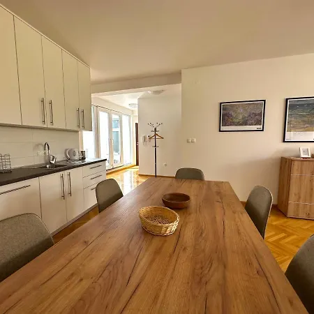 Alma Apartment *