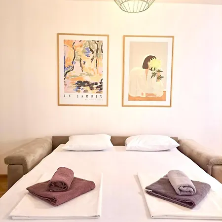 Alma Apartment *