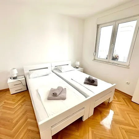 Alma Apartment